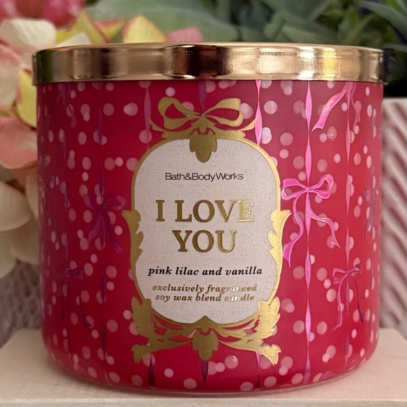 🆕💝 BATH & BODY WORKS “I LOVE YOU” PINK LILAC & VANILLA 3-WICK CANDLE. NEW. - Picture 1 of 5